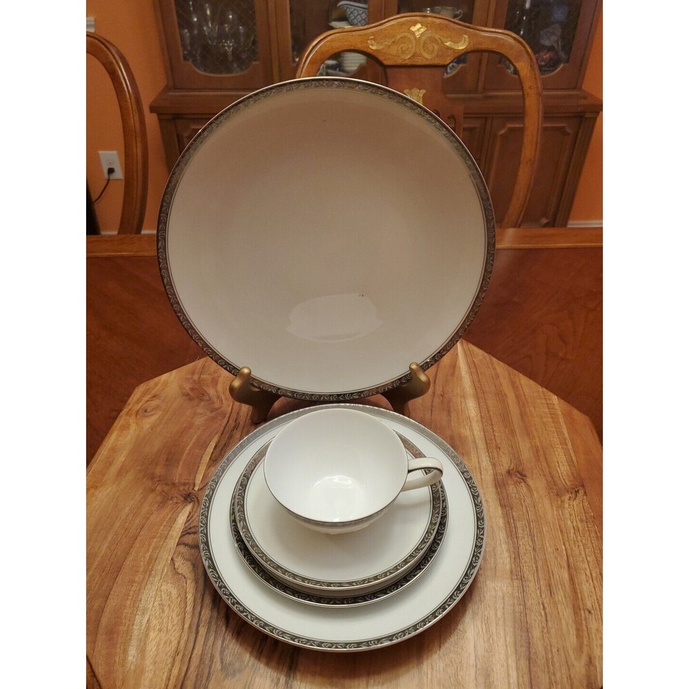 5 Piece Place Setting Silvester by NORITAKE